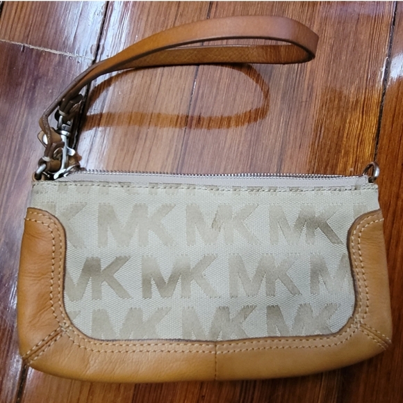 Michael Kors Mini Handbag/Clutch Wallet - Picture 4 of 11